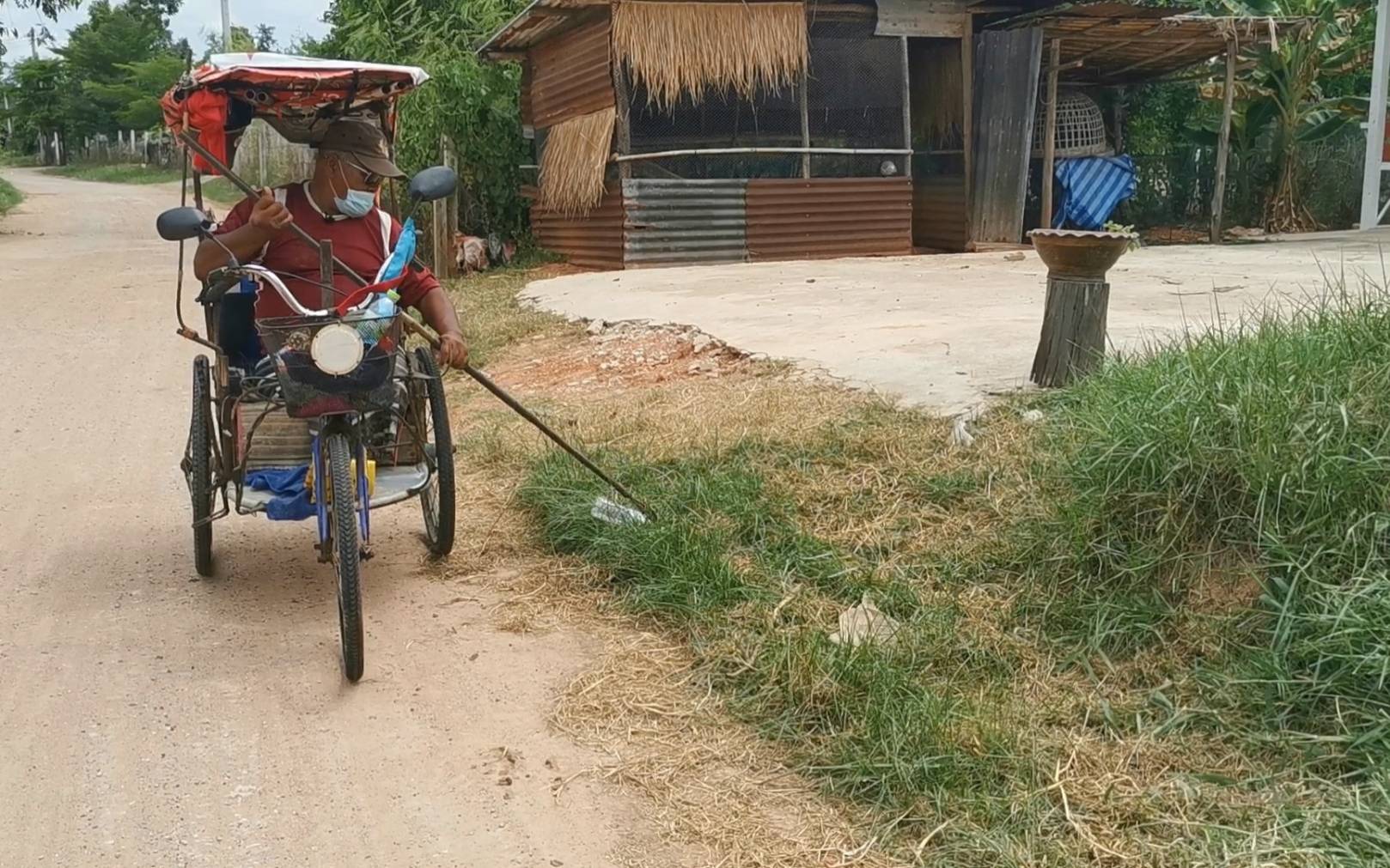 ชื่นชม ตานัดคนไร้ขา ต้นแบบคนสู้ชีวิต ออกเก็บขยะขายเลี้ยงชีพ